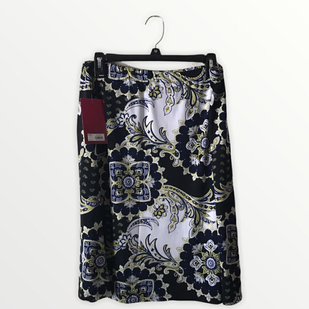 NWT - 212 Collection Skirt A-Line Floral Print Unlined Knee Length